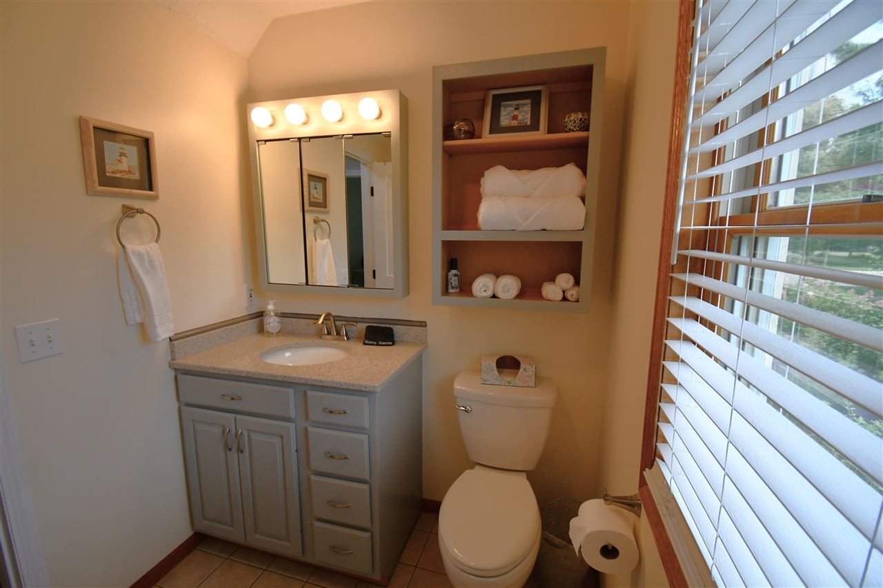 Charlevoix, Michigan, 49720, United States, 5 Bedrooms Bedrooms, ,5 BathroomsBathrooms,Residential,For Sale,1948614