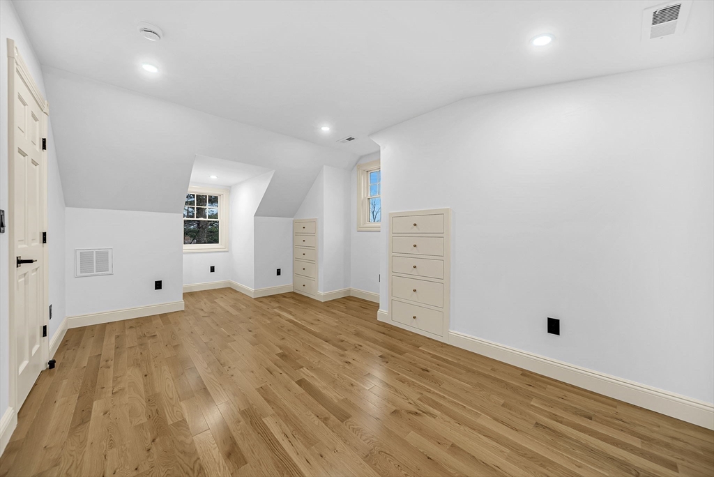 Wellesley, Massachusetts, 02481, United States, 5 Bedrooms Bedrooms, ,5 BathroomsBathrooms,Residential,For Sale,2001745