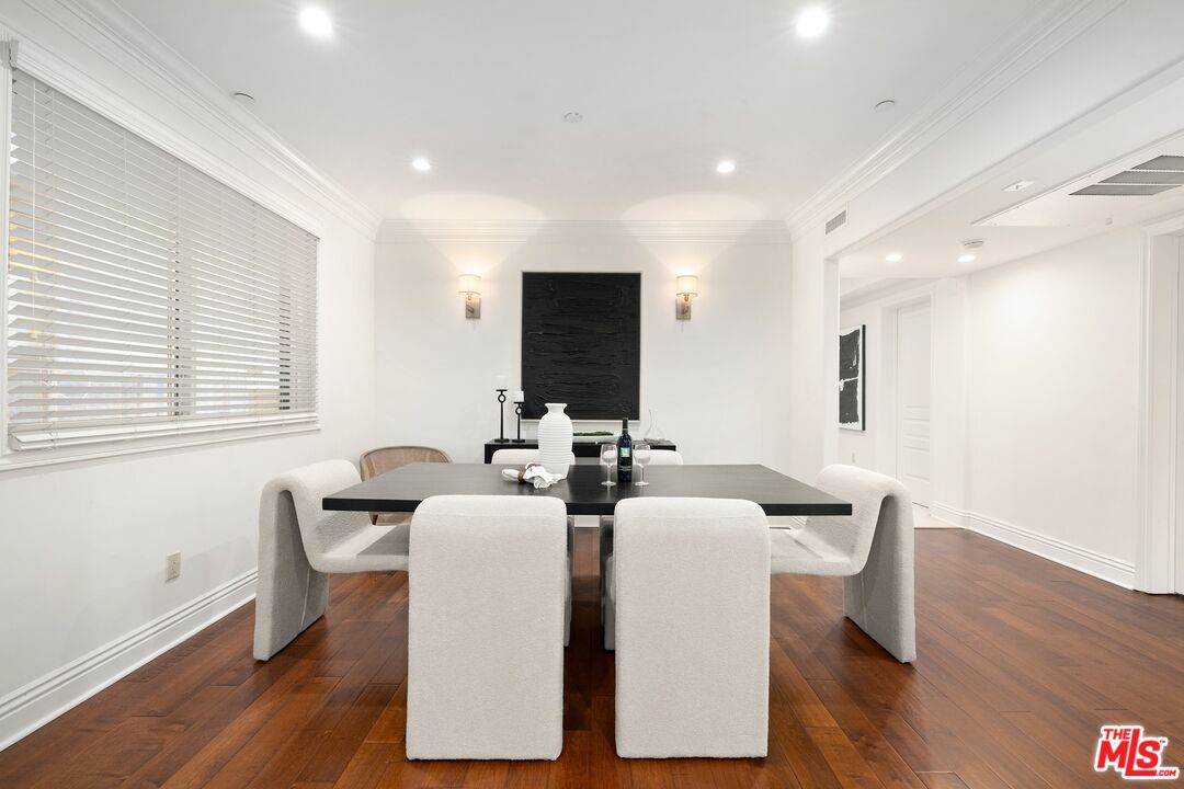 Los Angeles, California, 90049, United States, 2 Bedrooms Bedrooms, ,2 BathroomsBathrooms,Residential,For Sale,2002212