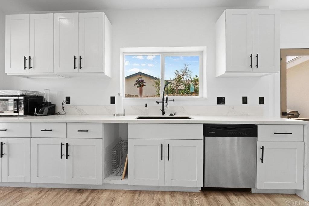 Poway, California, 92064, United States, 4 Bedrooms Bedrooms, ,2 BathroomsBathrooms,Residential,For Sale,1896326