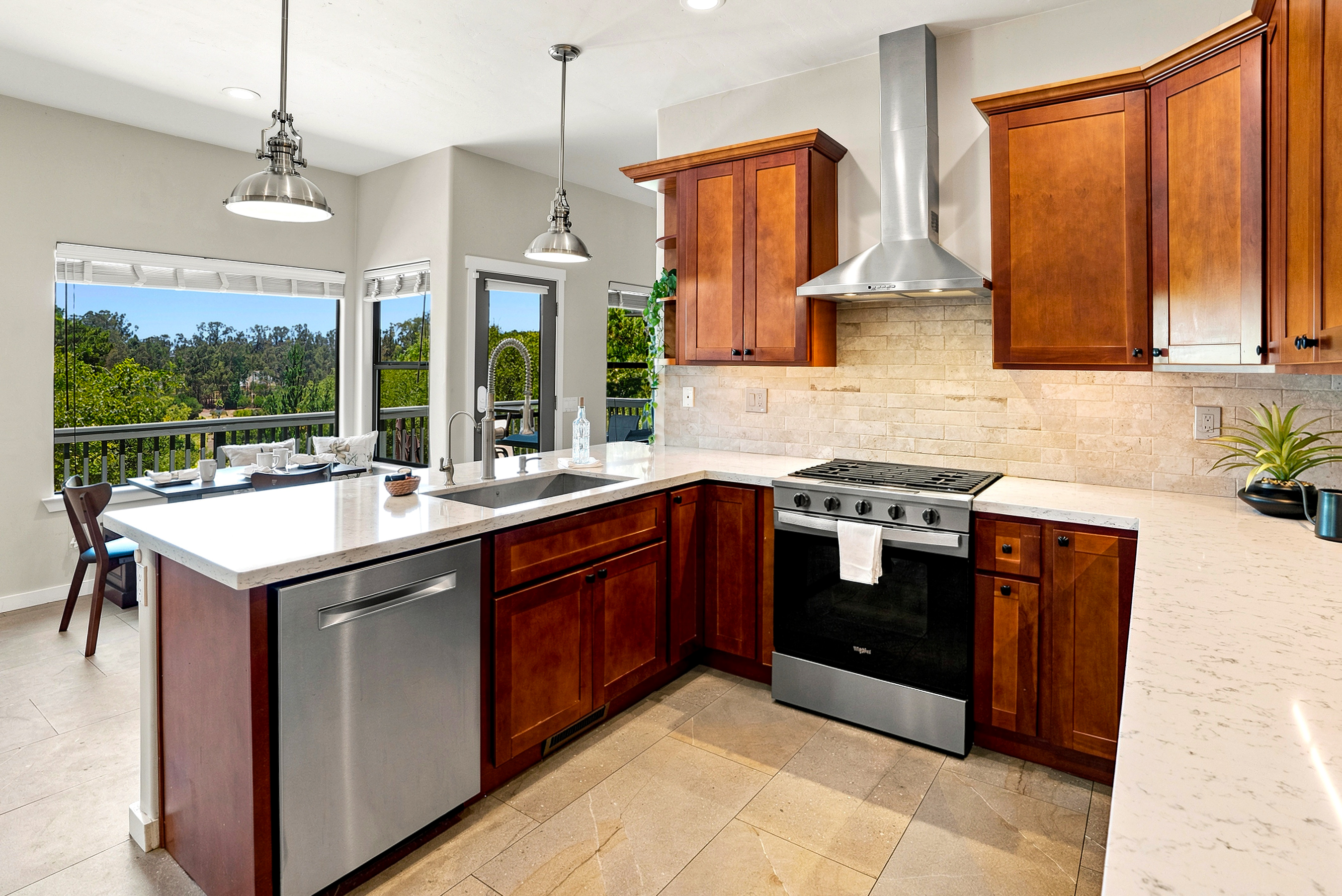 5324 Hidden Oak Court, Royal Oaks - 物件實景