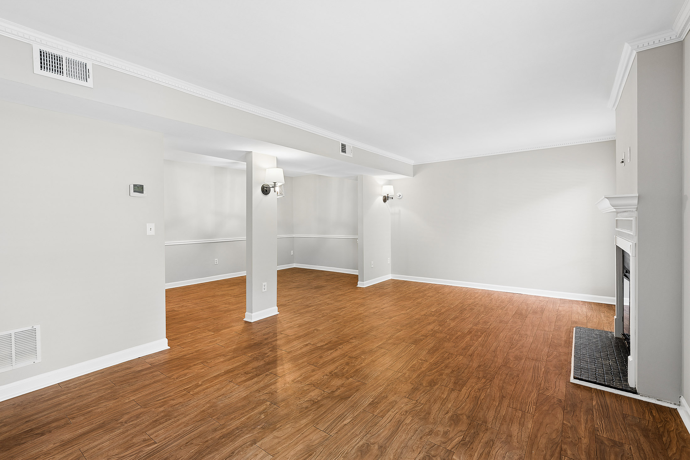  Beautifully Updated Fee Simple Townhome in an Exceptional Brookhaven Location - 物件實景