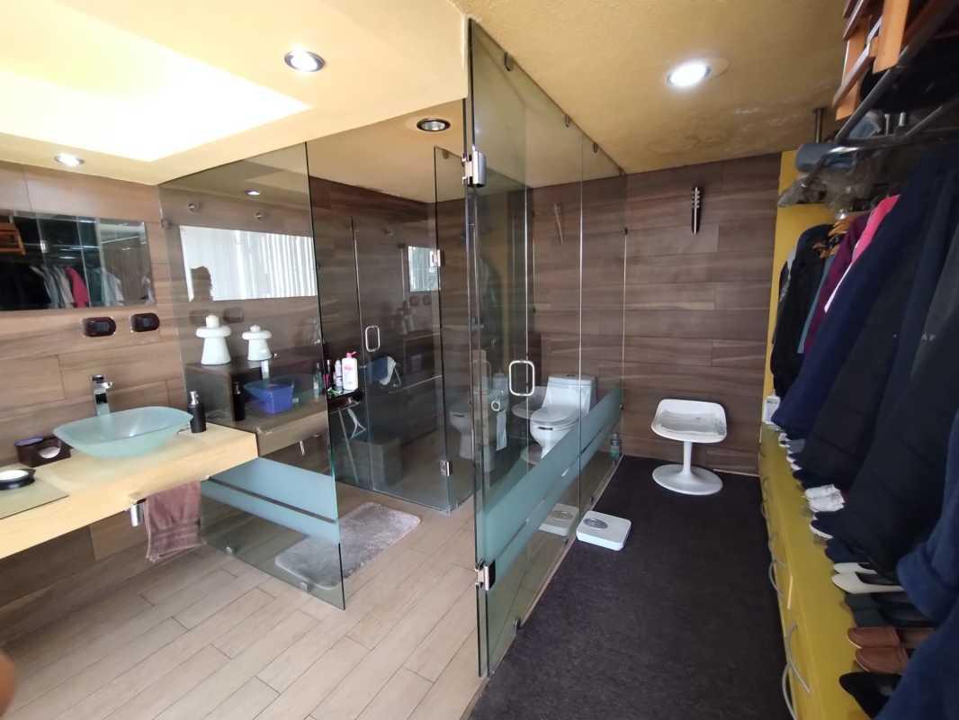 Fracc. Col?n Echegaray, Naucalpan de Juárez, Estado de México, 53300, Mexico, 3 Bedrooms Bedrooms, ,3 BathroomsBathrooms,Residential,For Sale,Fracc. Col?n Echegaray,1628182