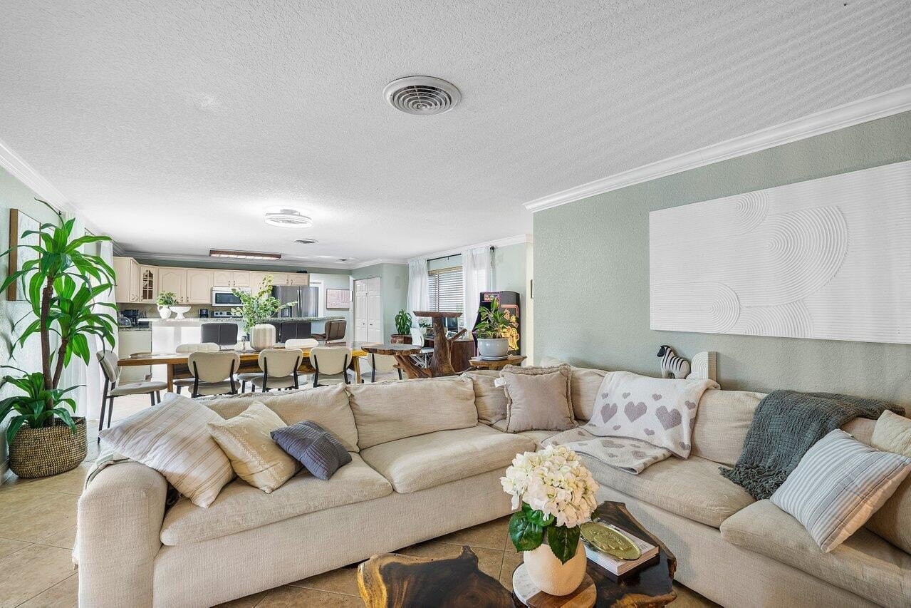 Pompano Beach, Florida, 33060, United States, 3 Bedrooms Bedrooms, ,2 BathroomsBathrooms,Residential,For Sale,1973845