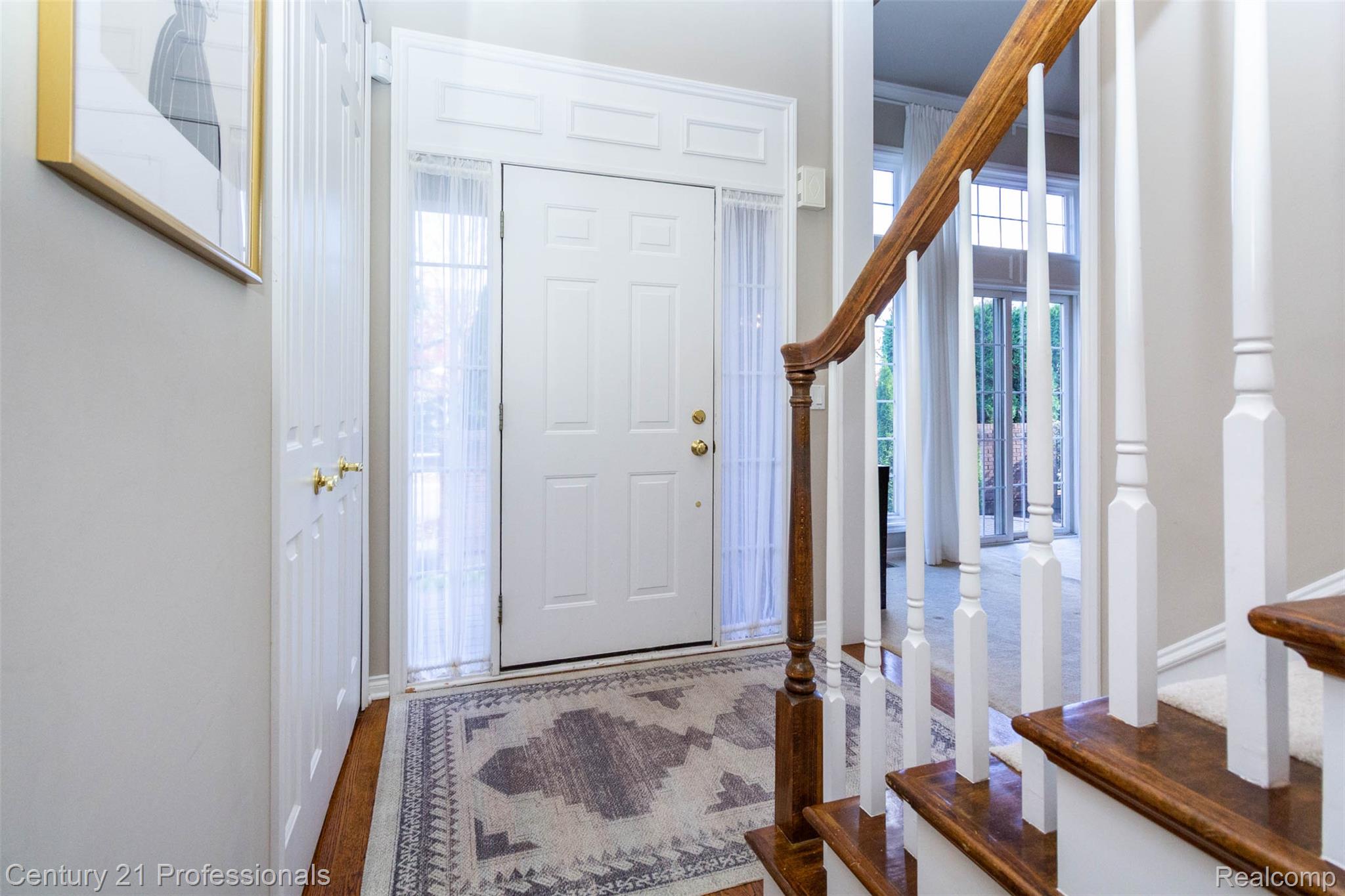 Troy, Michigan, 48098, United States, 2 Bedrooms Bedrooms, ,3 BathroomsBathrooms,Residential,For Sale,1979422