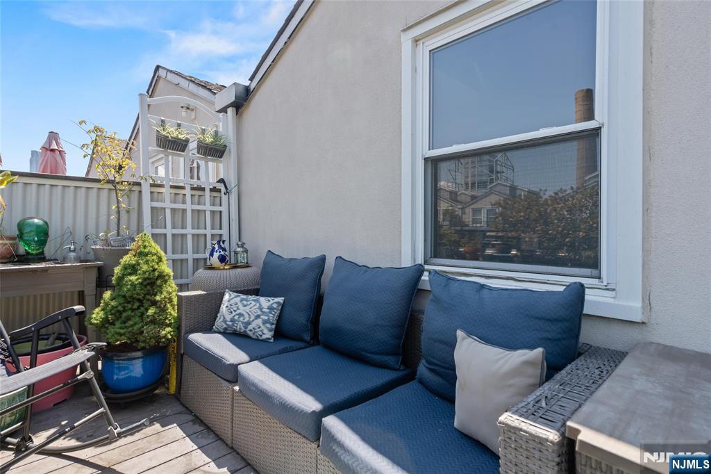 Jersey City, New Jersey, 07302, United States, 2 Bedrooms Bedrooms, ,2 BathroomsBathrooms,Residential,For Sale,1927201
