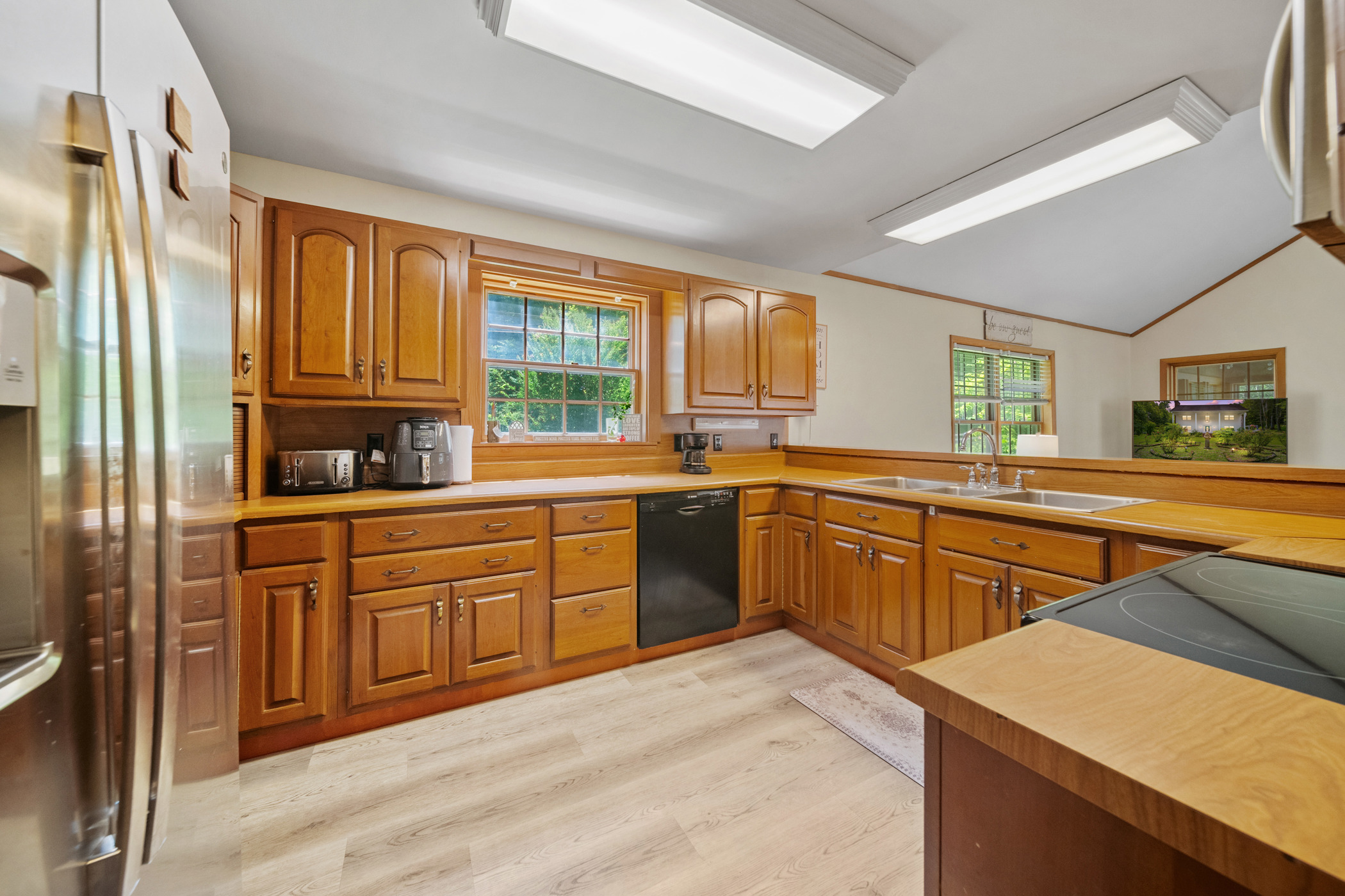 Gatlinburg, Tennessee, 37738, United States, 4 Bedrooms Bedrooms, ,3 BathroomsBathrooms,Residential,For Sale,1974957