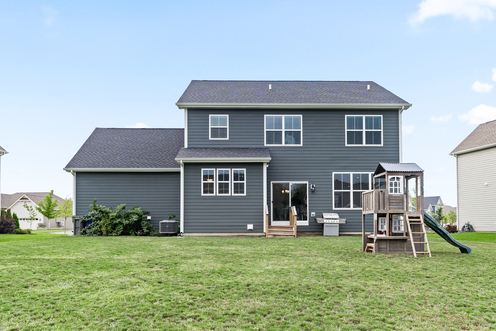 Elgin, Illinois, 60124, United States, 4 Bedrooms Bedrooms, ,3 BathroomsBathrooms,Residential,For Sale,1941075