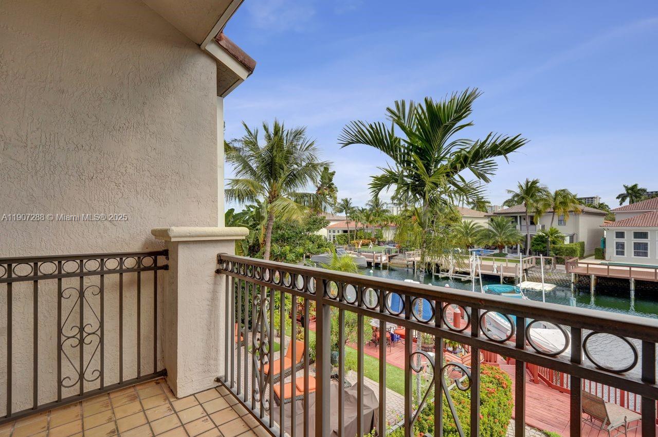 Hollywood, Florida, 33019, United States, 3 Bedrooms Bedrooms, ,3 BathroomsBathrooms,Residential,For Sale,1989592