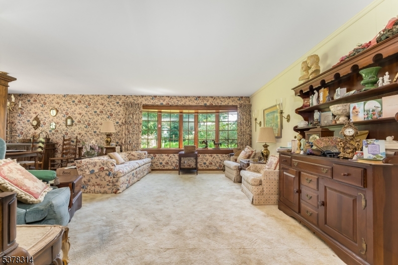 Raritan Twp., New Jersey, 08822, United States, 3 Bedrooms Bedrooms, ,2 BathroomsBathrooms,Residential,For Sale,1917160