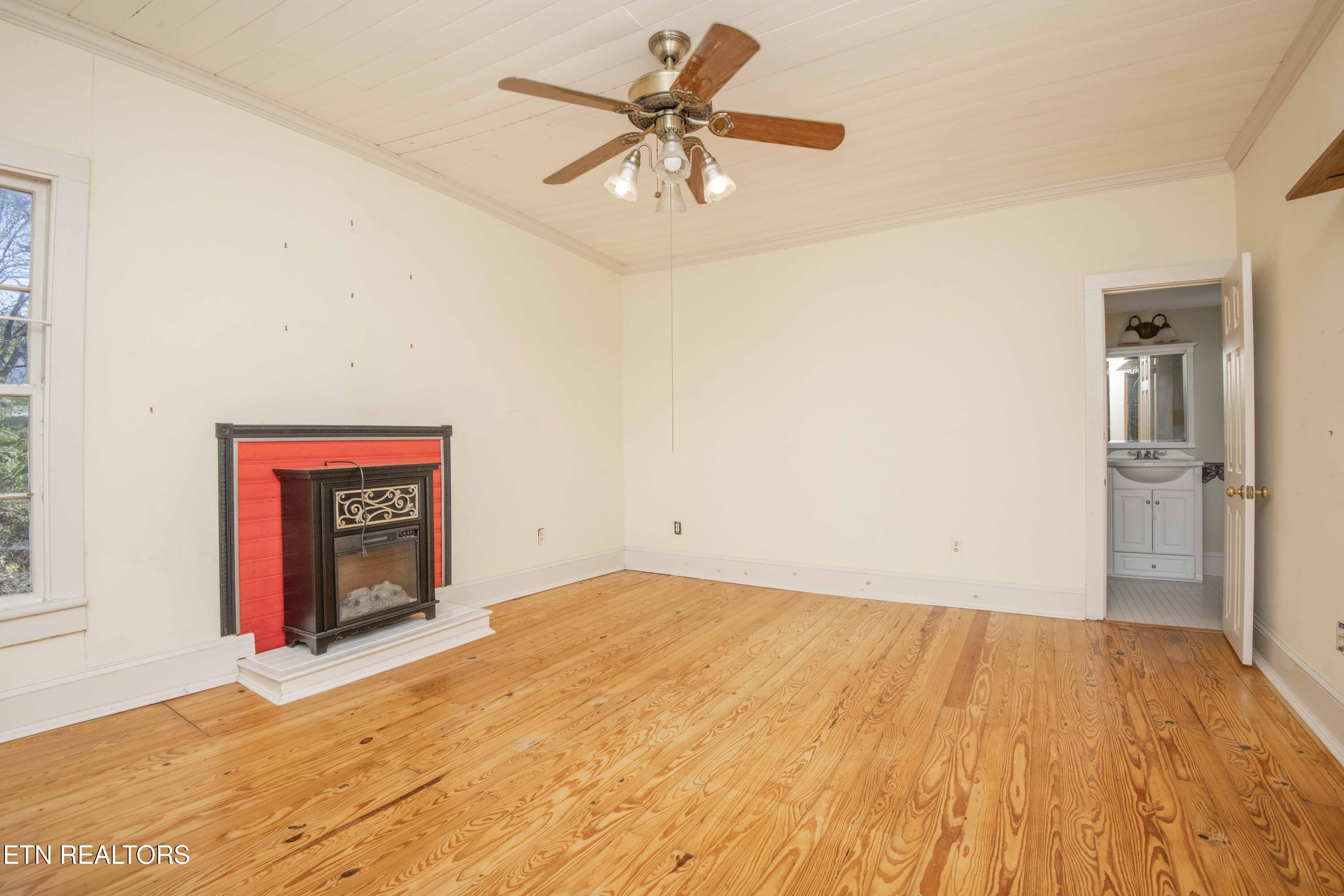 Rockford, Tennessee, 37853, United States, 3 Bedrooms Bedrooms, ,3 BathroomsBathrooms,Residential,For Sale,1984254