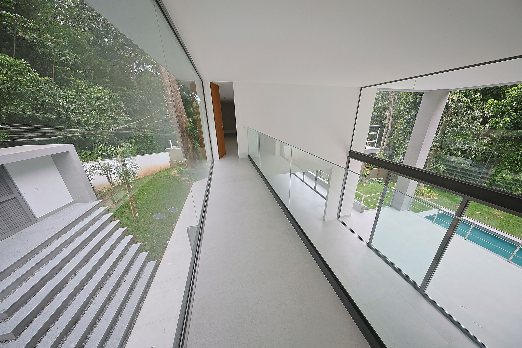  Triplex house with four suites and views of Pedra da Gávea in São Conrado - 物件實景
