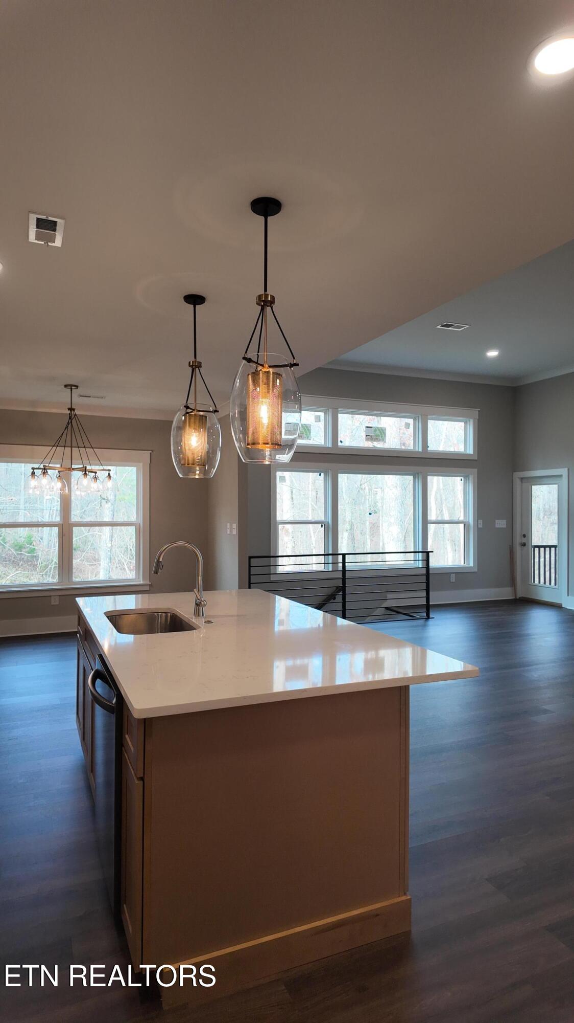 Loudon, Tennessee, 37774, United States, 4 Bedrooms Bedrooms, ,3 BathroomsBathrooms,Residential,For Sale,1981899