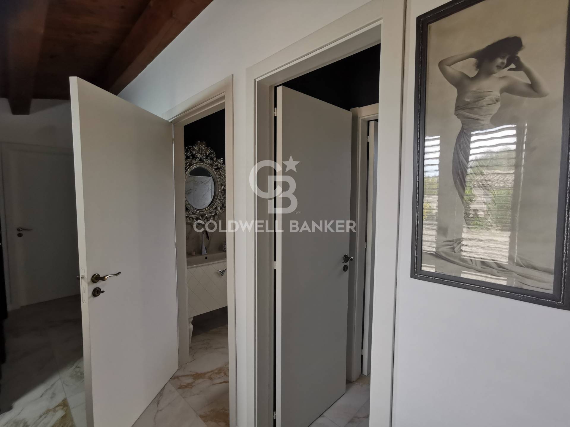 Modica, Ragusa, 97015, IT, 4 Bedrooms Bedrooms, ,6 BathroomsBathrooms,Residential,For Sale,1827626