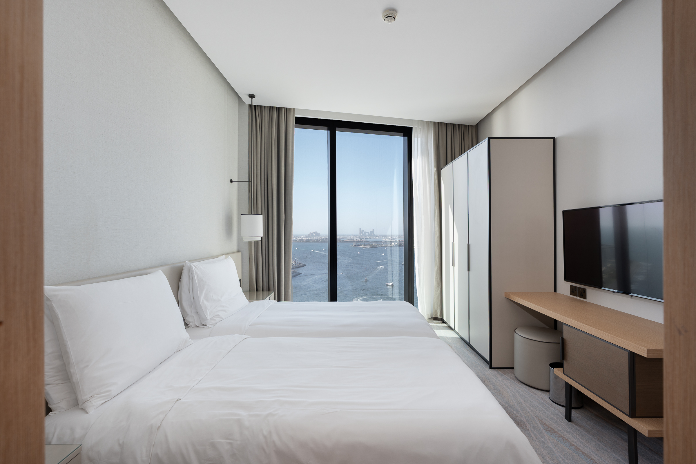  Fully-Serviced Branded Home With Sea Views in JBR - 物件實景