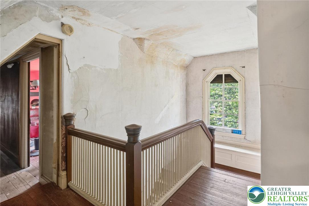 Jim Thorpe Boro, Pennsylvania, 18229, United States, 7 Bedrooms Bedrooms, ,3 BathroomsBathrooms,Residential,For Sale,1903669