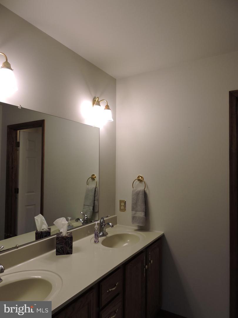 10 TIDEWATER DR, SEAFORD, Delaware, 19973, United States, 5 Bedrooms Bedrooms, ,6 BathroomsBathrooms,Residential,For Sale,10 TIDEWATER DR,1622331