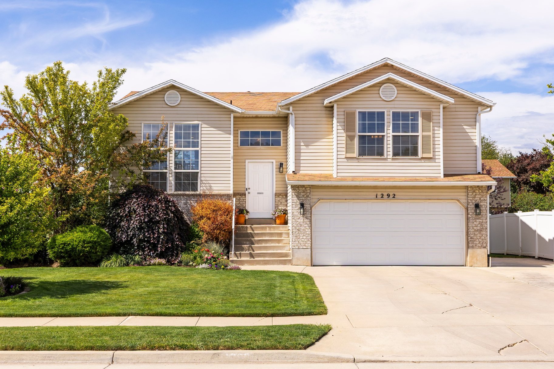 Updated 4-Bed with RV Parking, Mountain Views, and Large Fenced Backyard - 物件實景