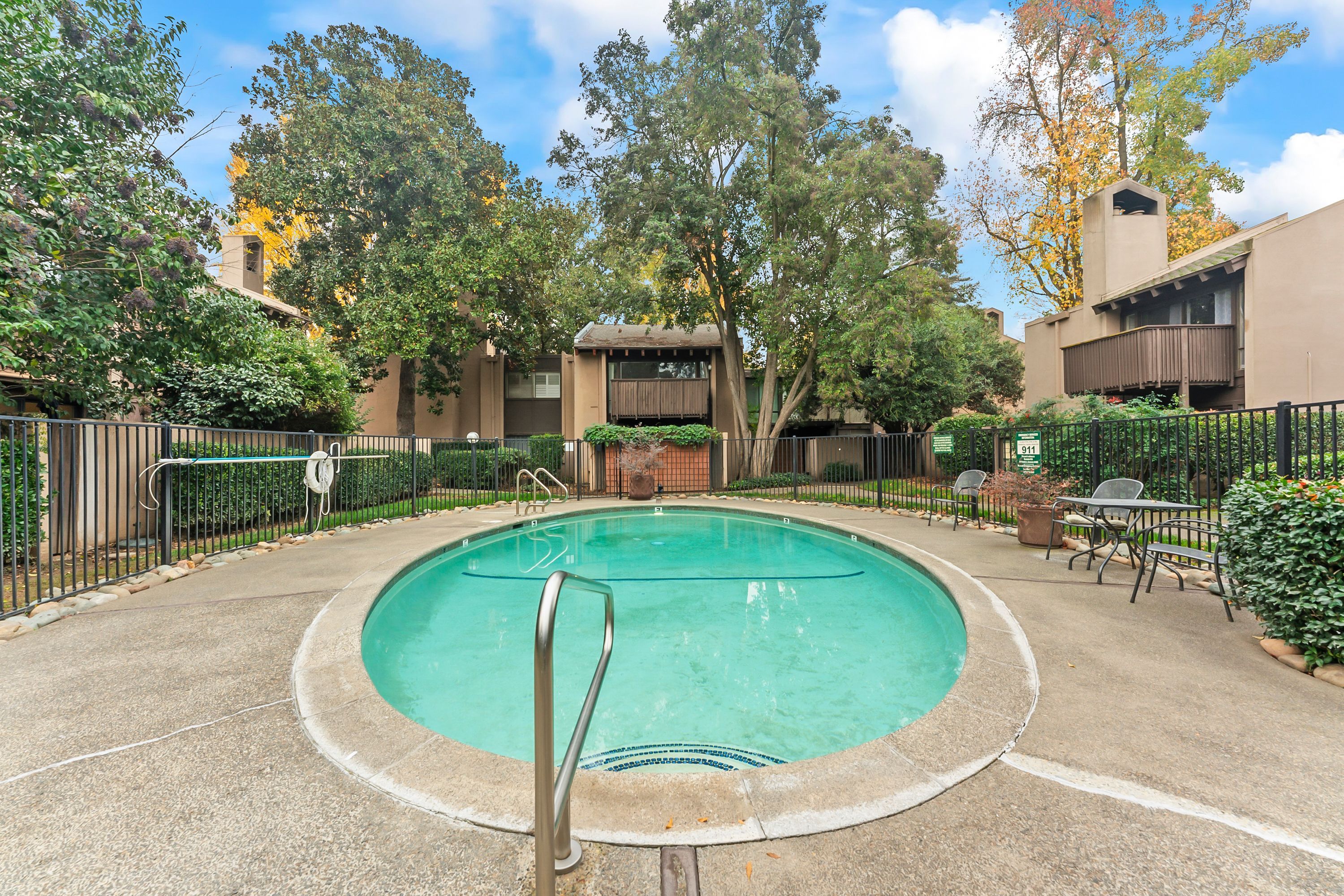  709 Woodside Lane East #2, Sacramento, CA 95825 - 物件實景