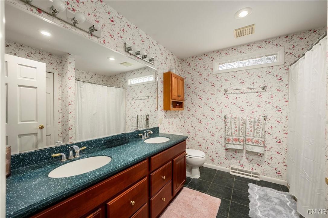 Rome, New York, 13440, United States, 3 Bedrooms Bedrooms, ,2 BathroomsBathrooms,Residential,For Sale,2003171