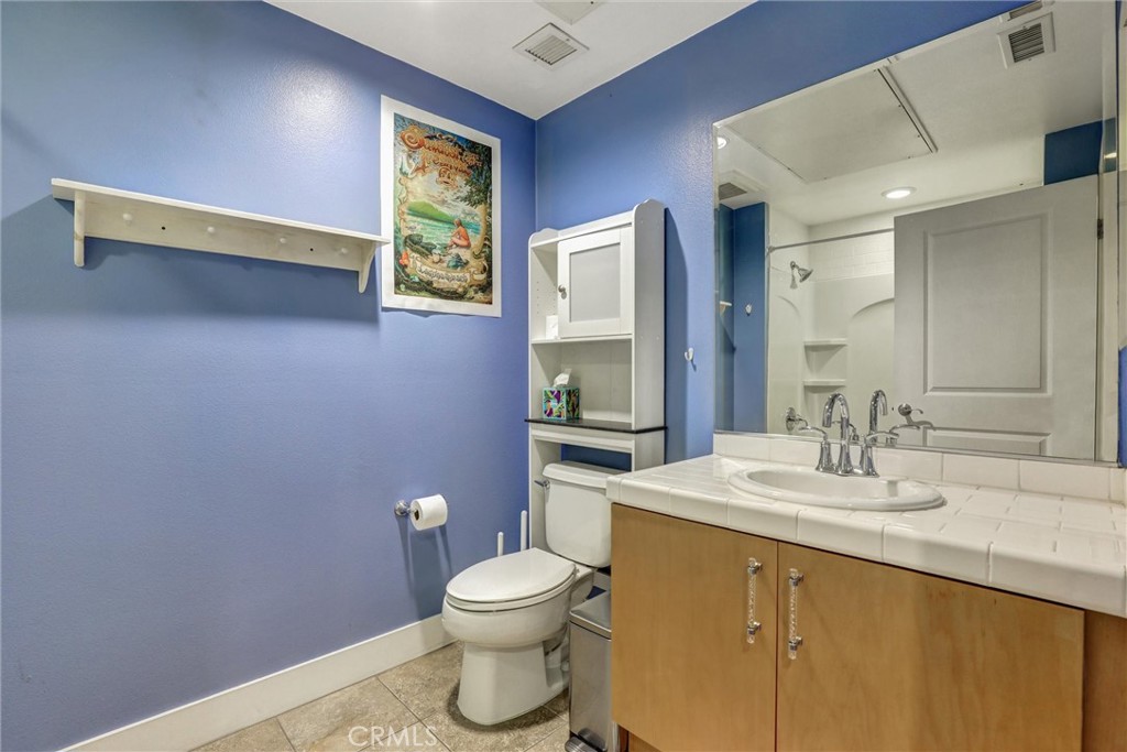 Long Beach, California, 90802, United States, 3 Bedrooms Bedrooms, ,2 BathroomsBathrooms,Residential,For Sale,1921298