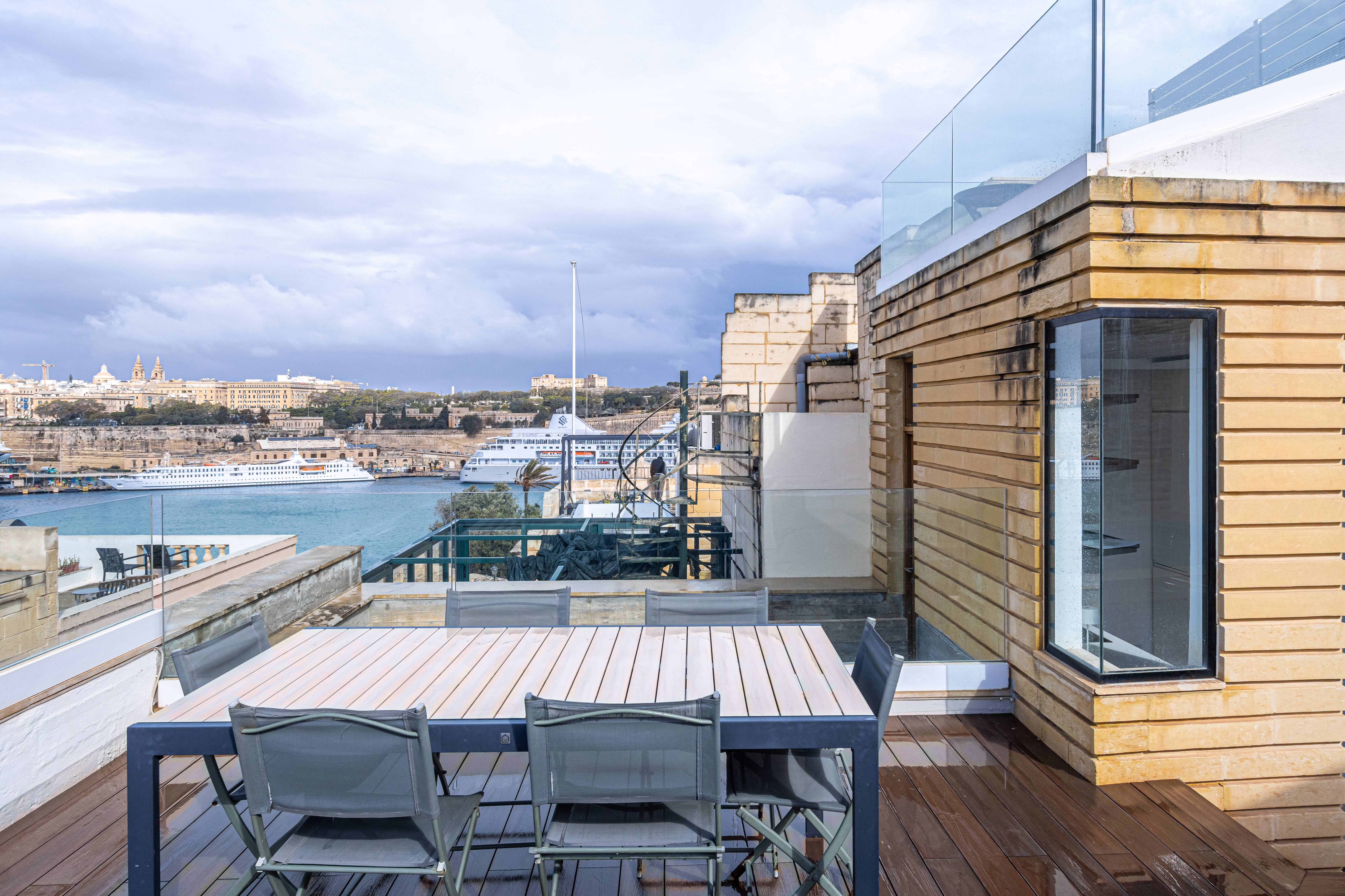  Modern Townhouse with Rooftop Pool - 物件實景