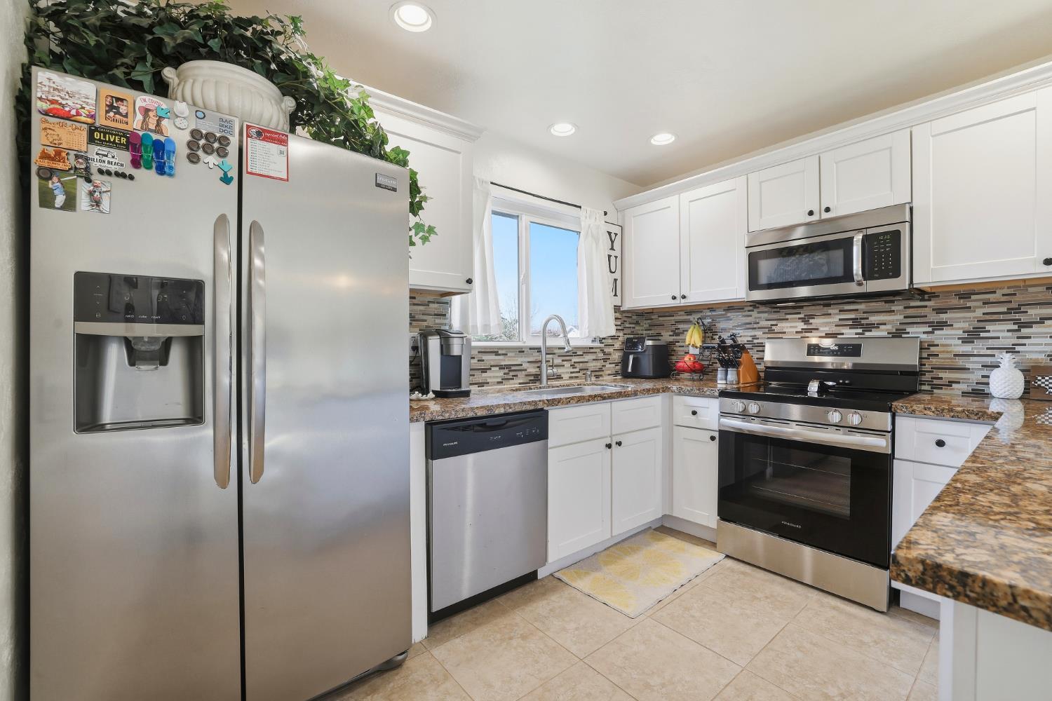 Sacramento, California, 95864, United States, 3 Bedrooms Bedrooms, ,2 BathroomsBathrooms,Residential,For Sale,2010336