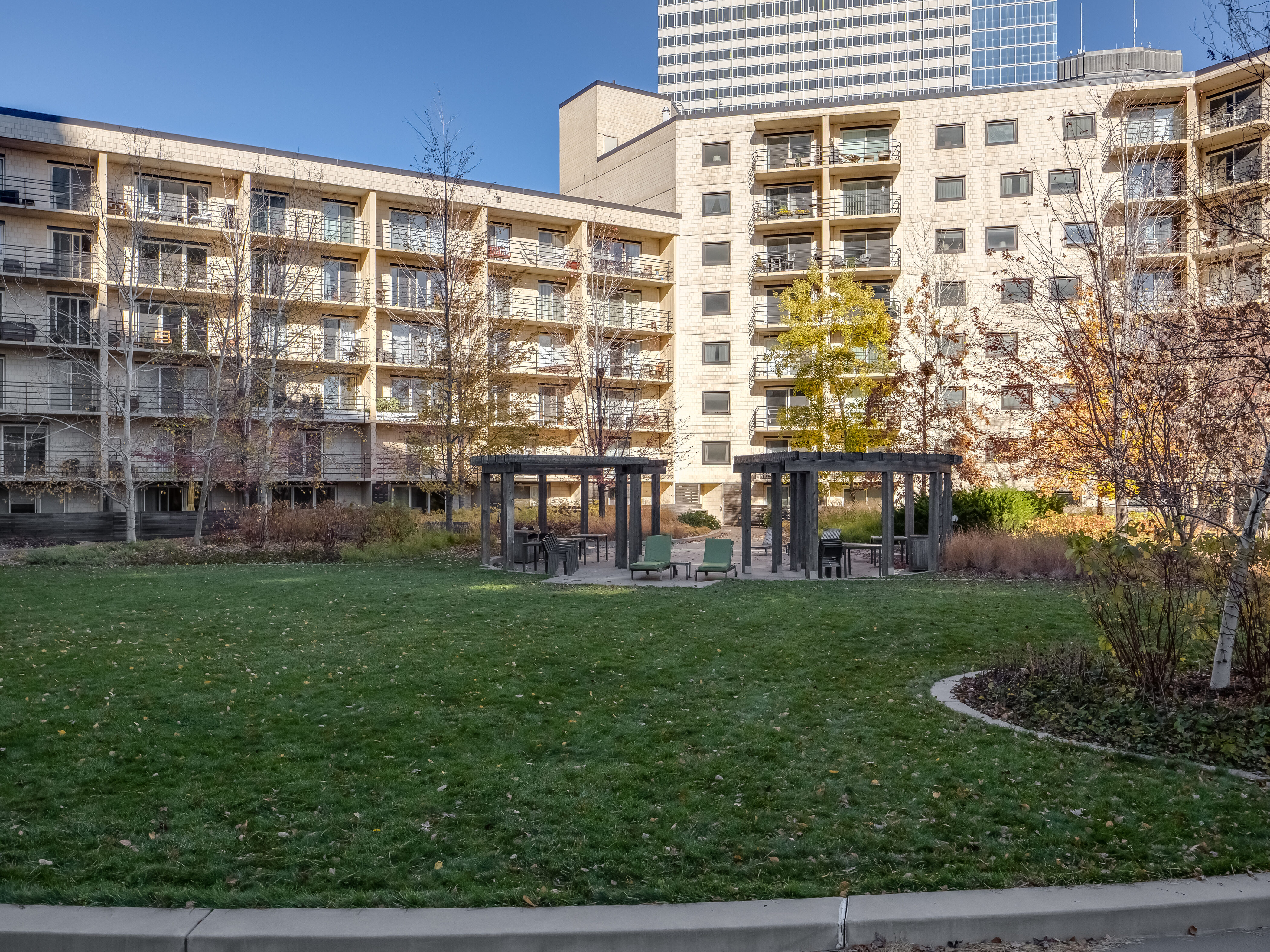  Fully Reimagined for Refined Downtown Living - 物件實景