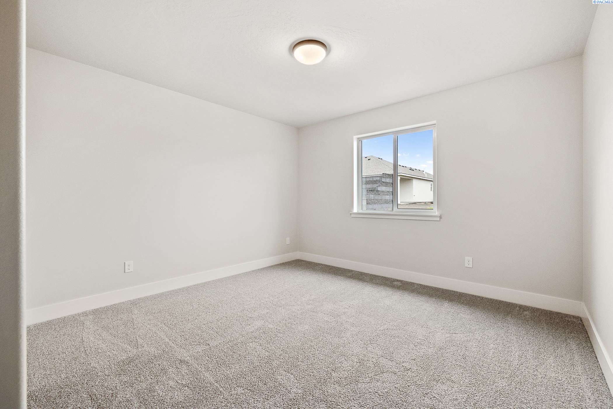 Pasco, Washington, 99301, United States, 4 Bedrooms Bedrooms, ,1 BathroomBathrooms,Residential,For Sale,1962978