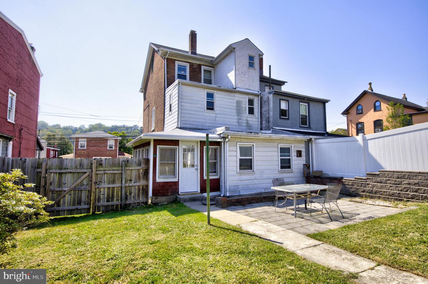 Conshohocken, Pennsylvania, 19428, United States, 4 Bedrooms Bedrooms, ,3 BathroomsBathrooms,Residential,For Sale,1950809