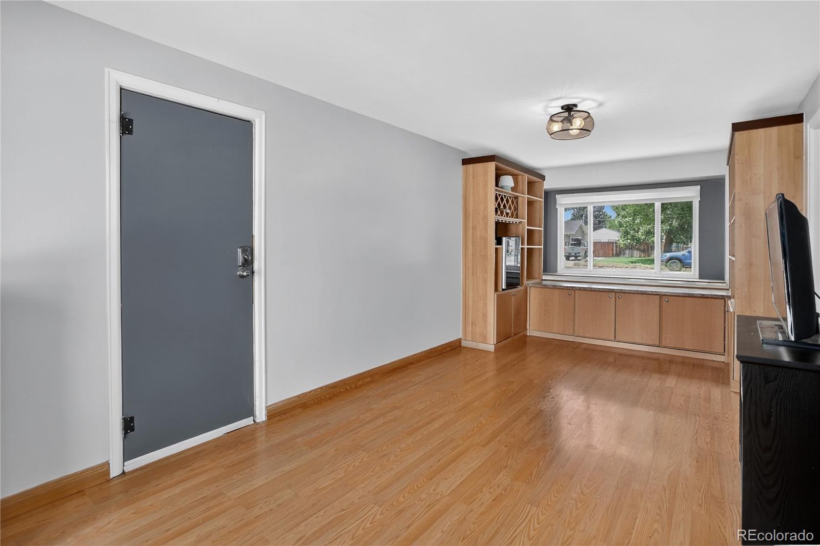 Englewood, Colorado, 80110, United States, 3 Bedrooms Bedrooms, ,2 BathroomsBathrooms,Residential,For Sale,1918074