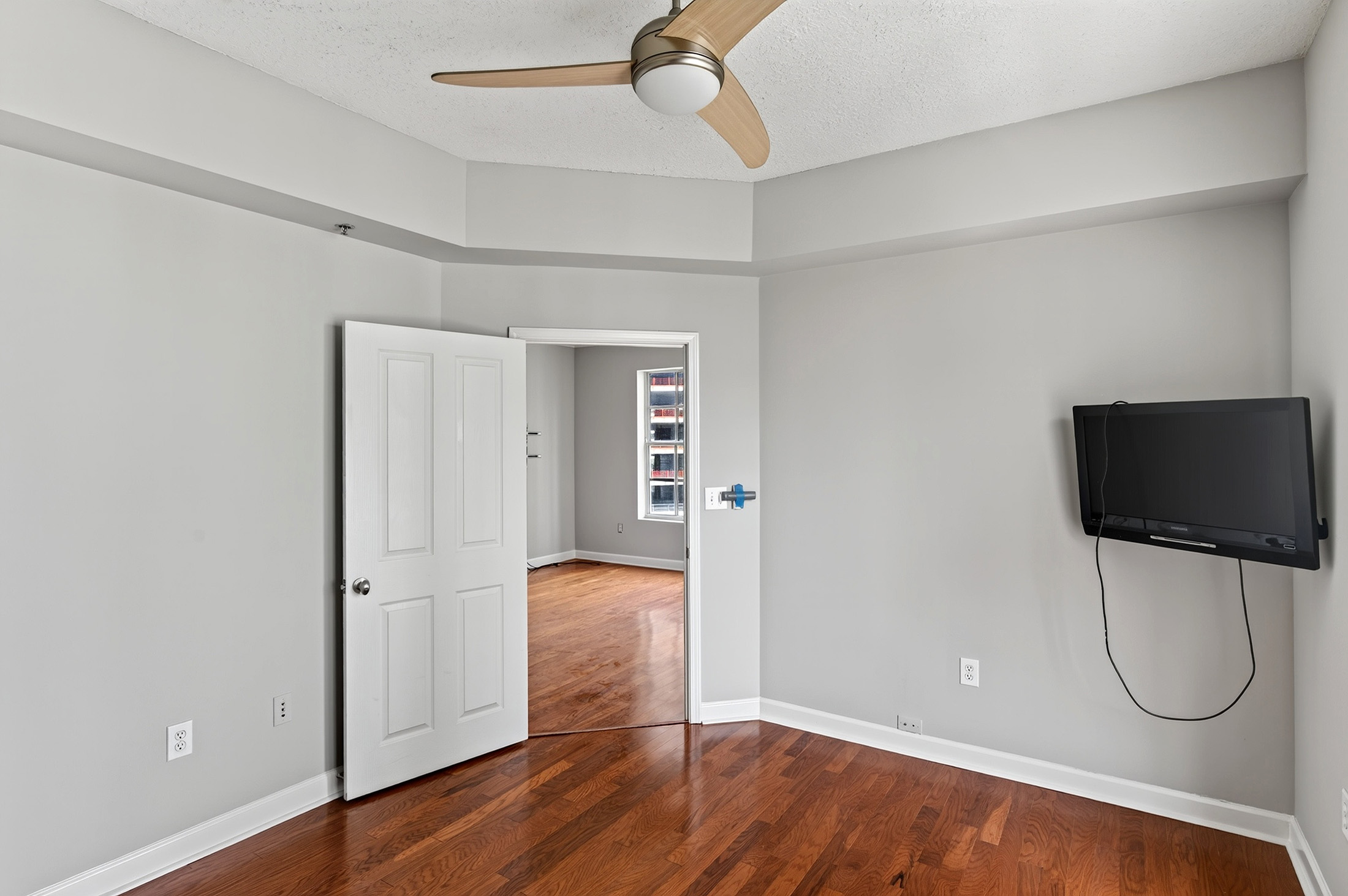  Beautifully Renovated Condo in Unbeatable Midtown Location - 物件實景