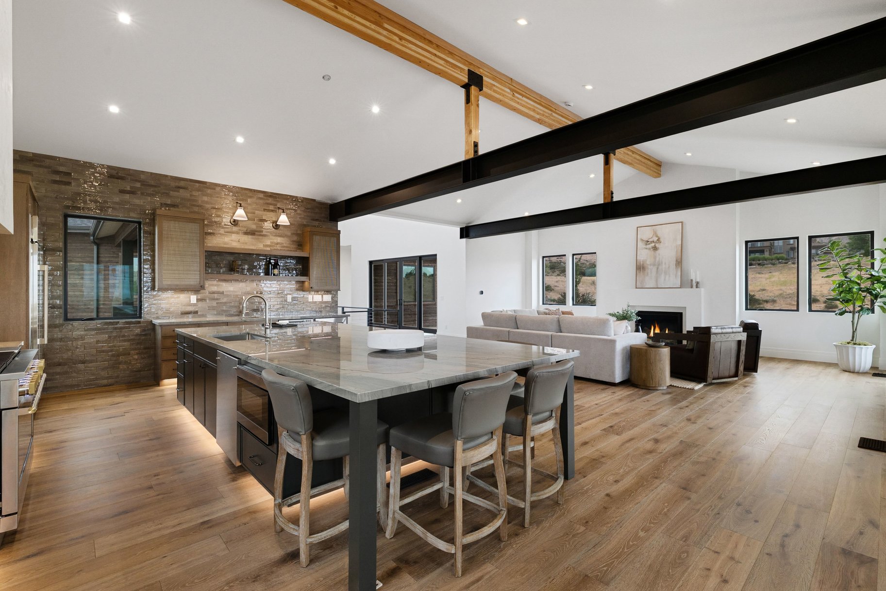  Altmann Craftsmanship. Arrowcreek Address. Uncompromising Finishes. - 物件實景