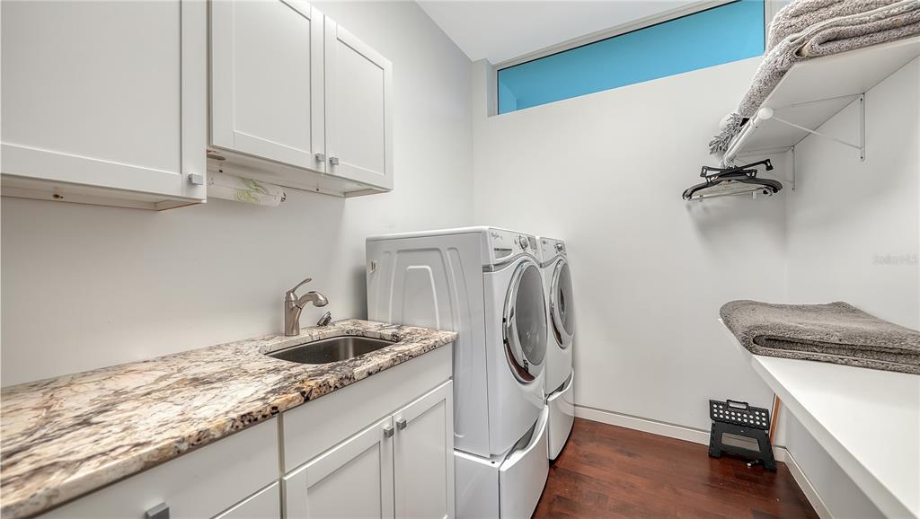 Sarasota, Florida, 34236, United States, 3 Bedrooms Bedrooms, ,5 BathroomsBathrooms,Residential,For Sale,1908406