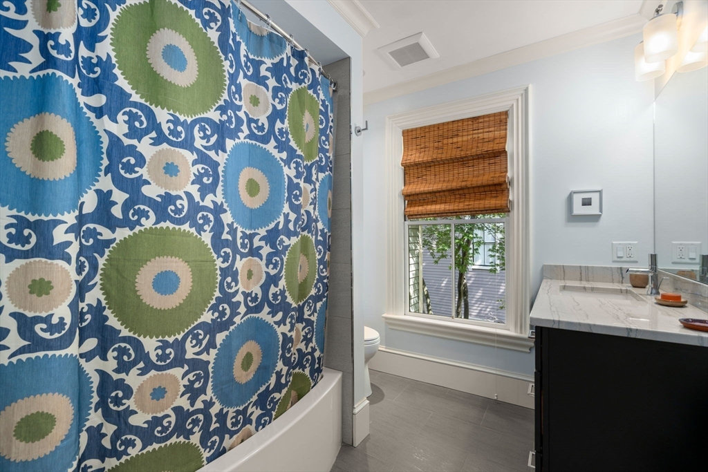 Cambridge, Massachusetts, 02140, United States, 4 Bedrooms Bedrooms, ,4 BathroomsBathrooms,Residential,For Sale,1947050