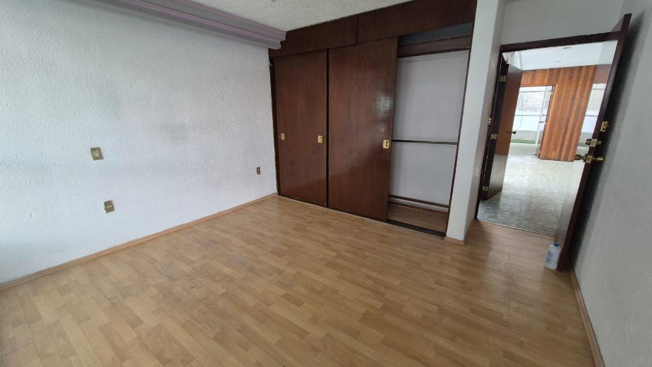Iztacalco, Ciudad de México, 08200, Mexico, 9 Bedrooms Bedrooms, ,3 BathroomsBathrooms,Residential,For Sale,1918570