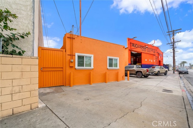 South Gate, California, 90280, United States, 4 Bedrooms Bedrooms, ,Residential,For Sale,2005257