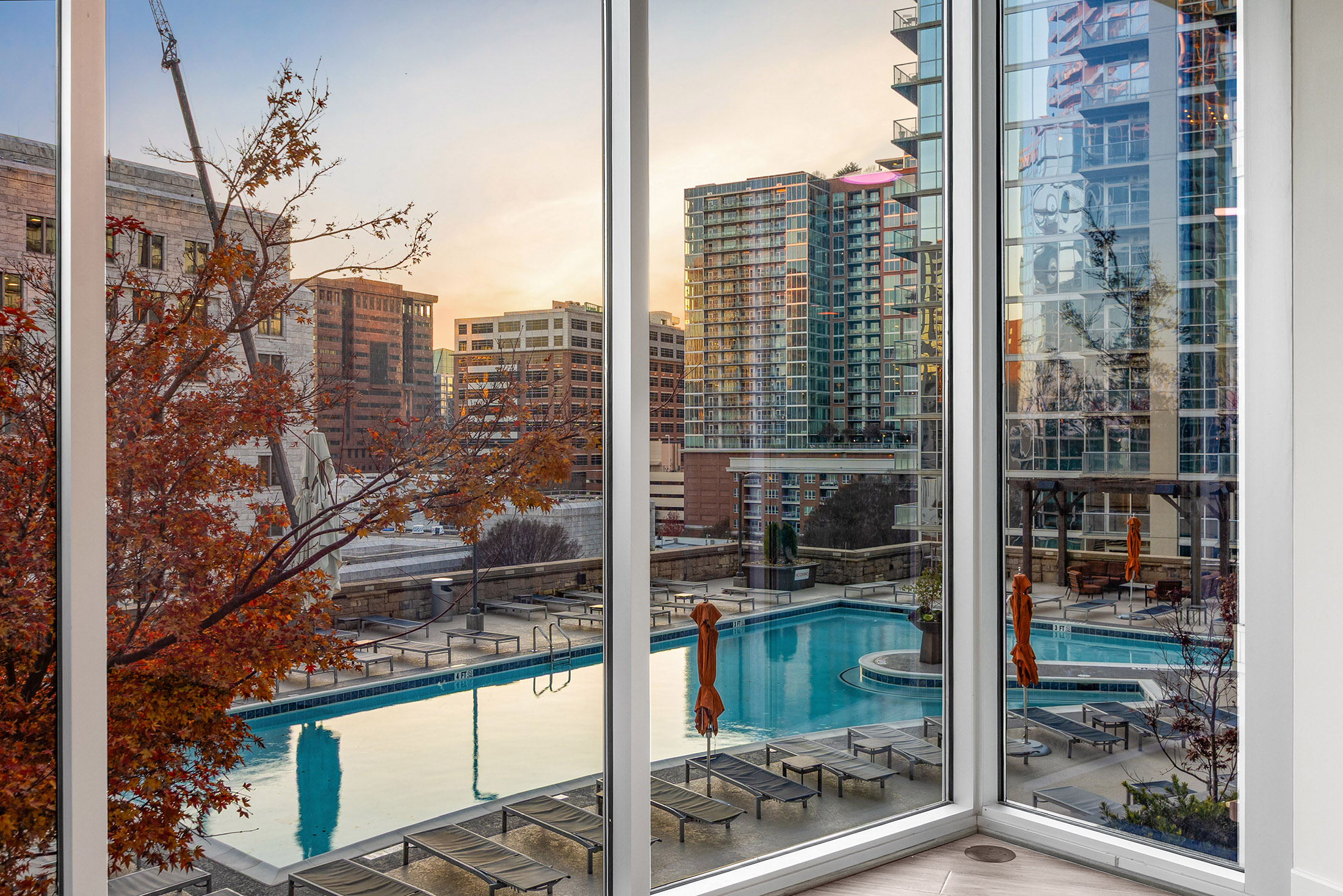  Iconic Intown Living at 1010 Midtown - 物件實景