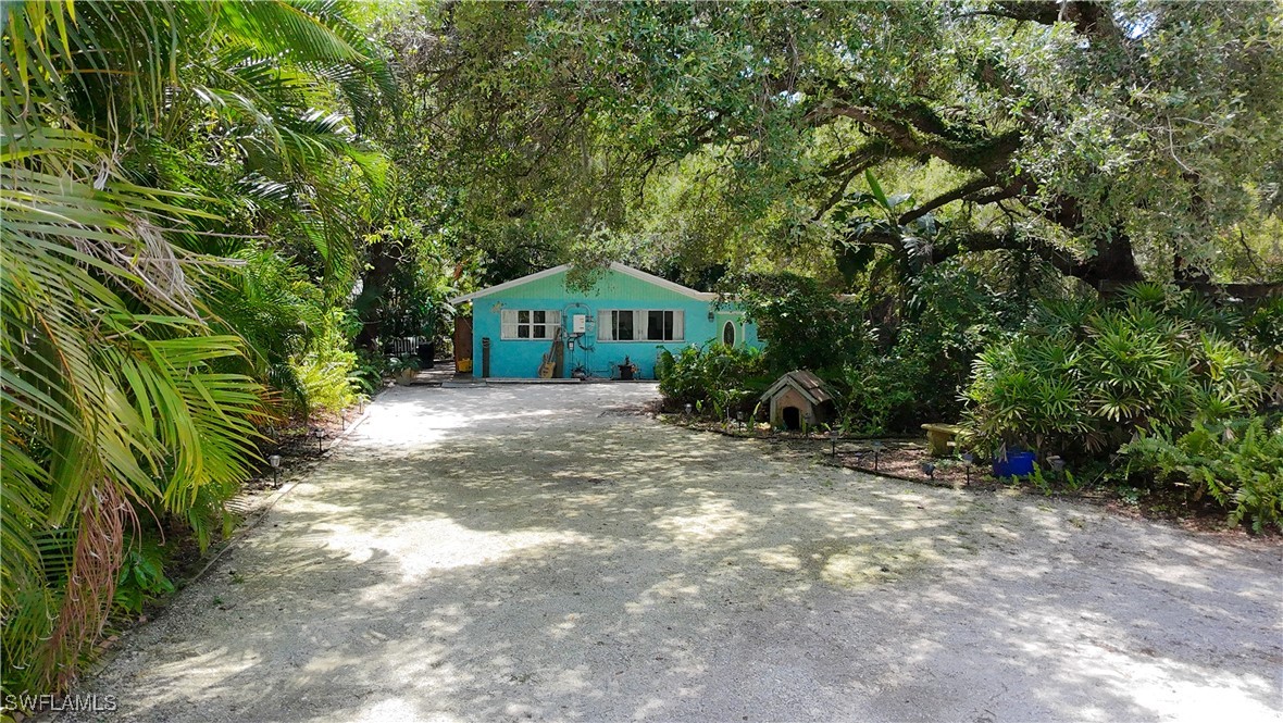 Fort Myers, Florida, 33916, United States, 4 Bedrooms Bedrooms, ,5 BathroomsBathrooms,Residential,For Sale,1975141