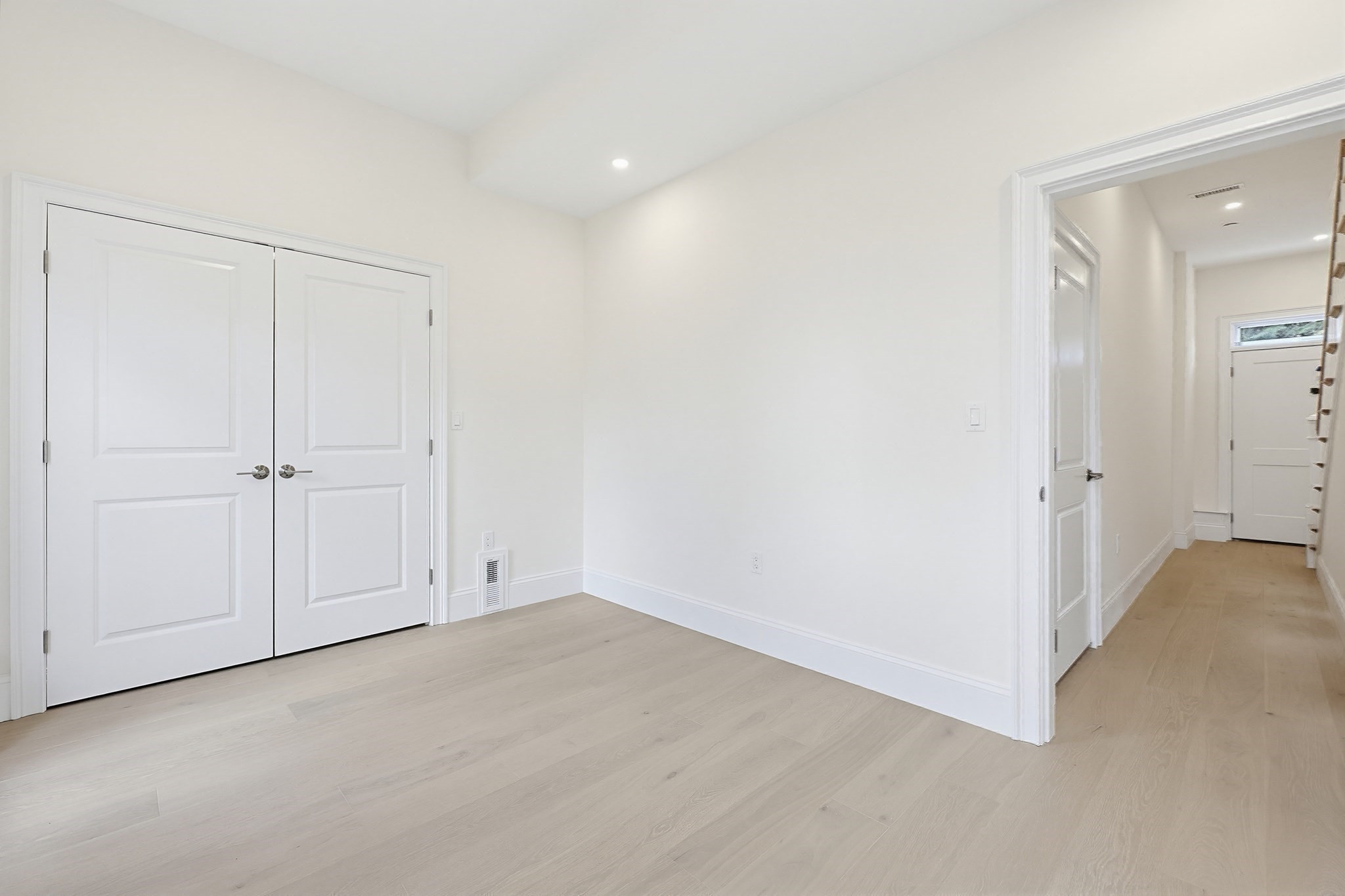 Brighton, Massachusetts, 02135, United States, 4 Bedrooms Bedrooms, ,4 BathroomsBathrooms,Residential,For Sale,2030744
