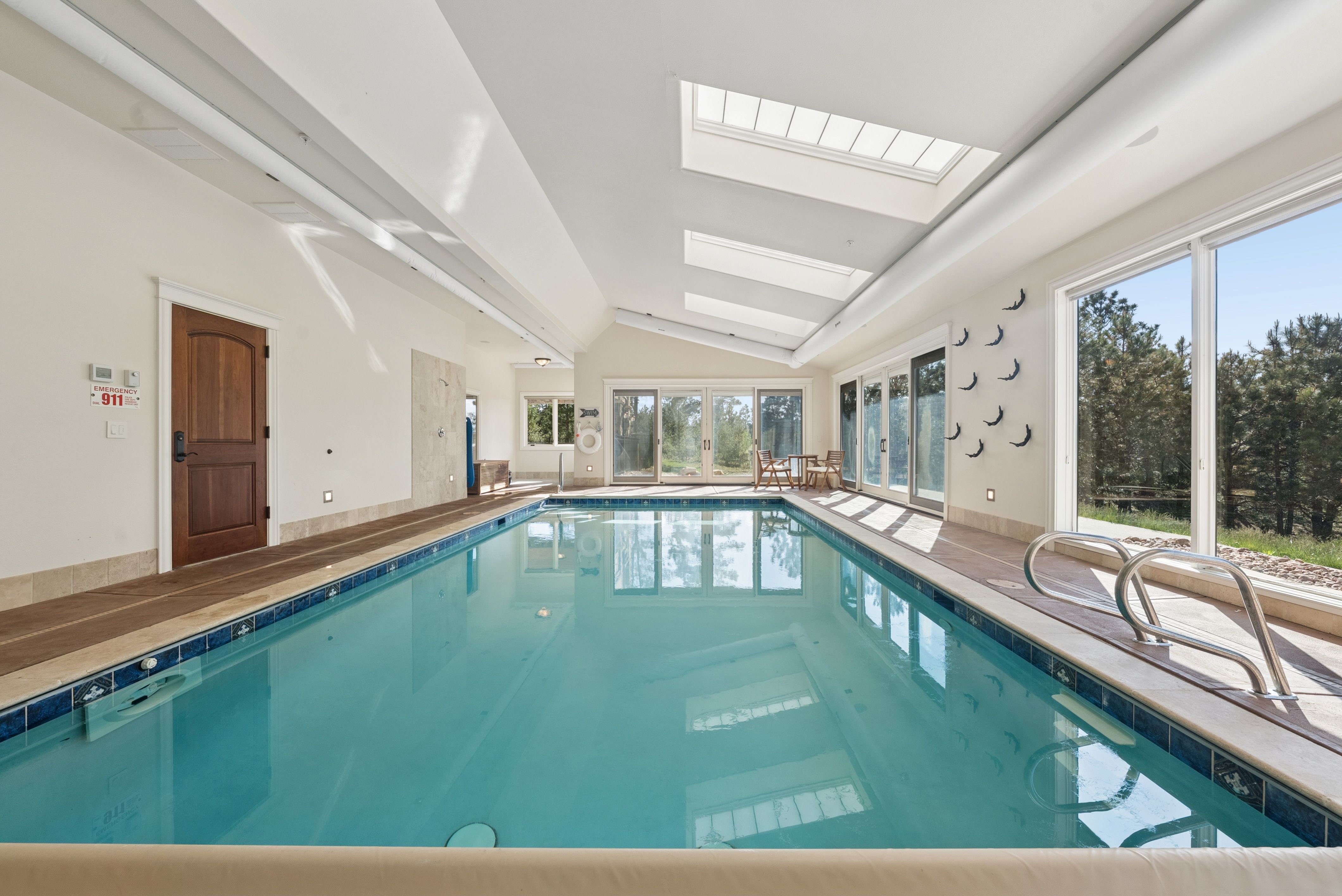  Extraordinary legacy estate on 2.59 private acres in Cathedral Pines - 物件實景
