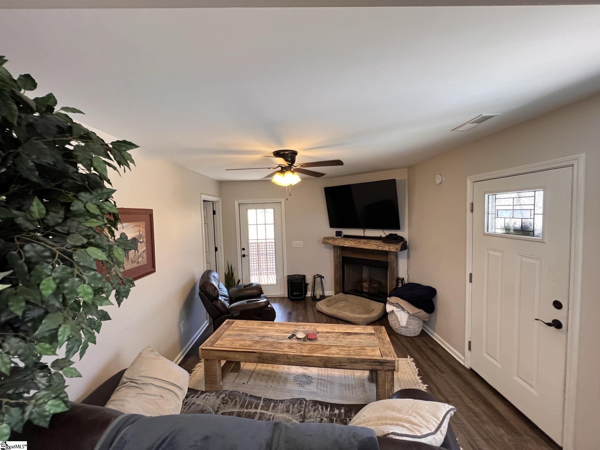 Pickens, South Carolina, 29671, United States, 4 Bedrooms Bedrooms, ,4 BathroomsBathrooms,Residential,For Sale,1975286