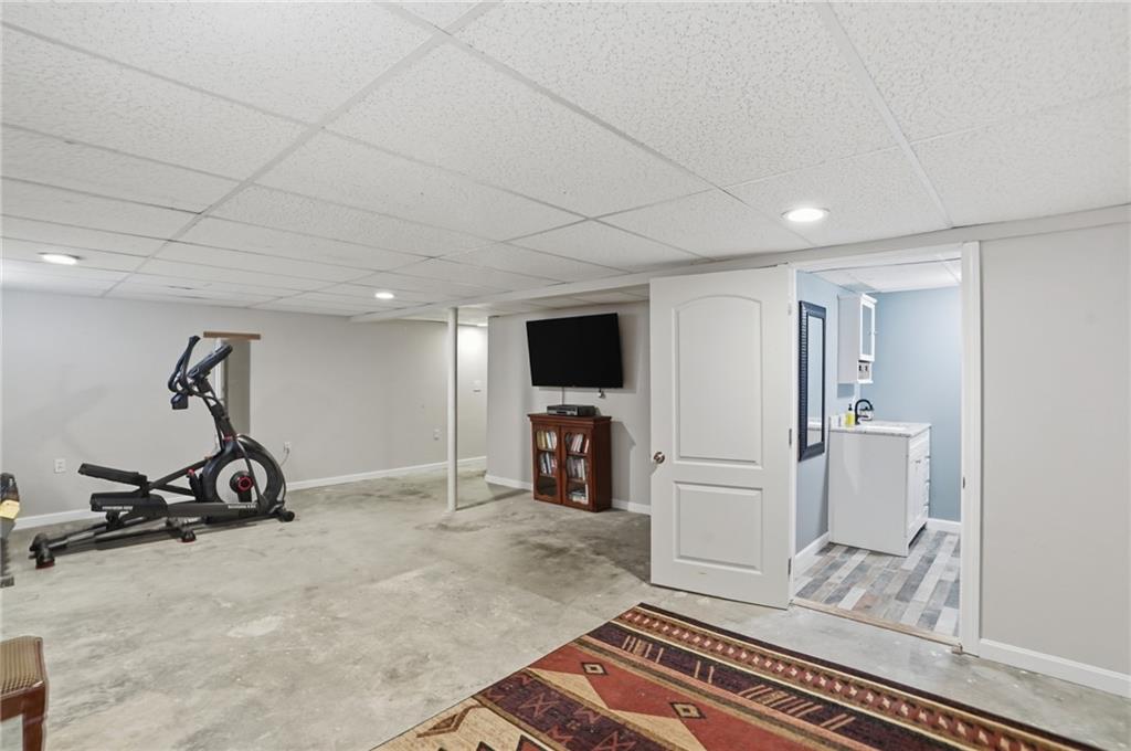 Warren, Rhode Island, 02885, United States, 2 Bedrooms Bedrooms, ,3 BathroomsBathrooms,Residential,For Sale,2048130