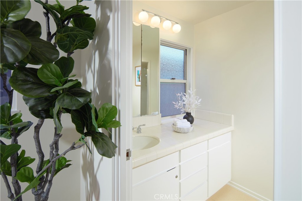 Newport Beach, California, 92660, United States, 8 Bedrooms Bedrooms, ,2 BathroomsBathrooms,Residential,For Sale,1877447