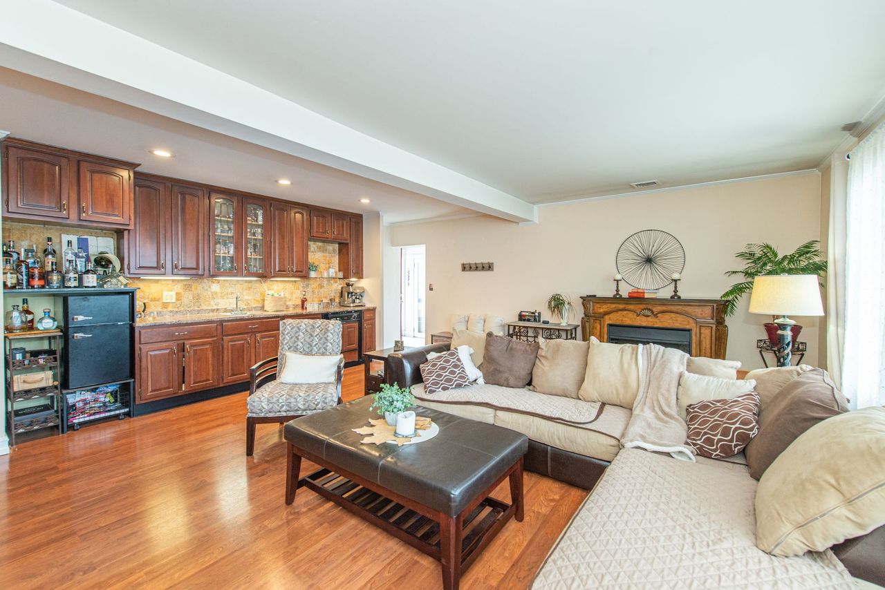 Wood Ridge, New Jersey, 07075, United States, 4 Bedrooms Bedrooms, ,4 BathroomsBathrooms,Residential,For Sale,1978112