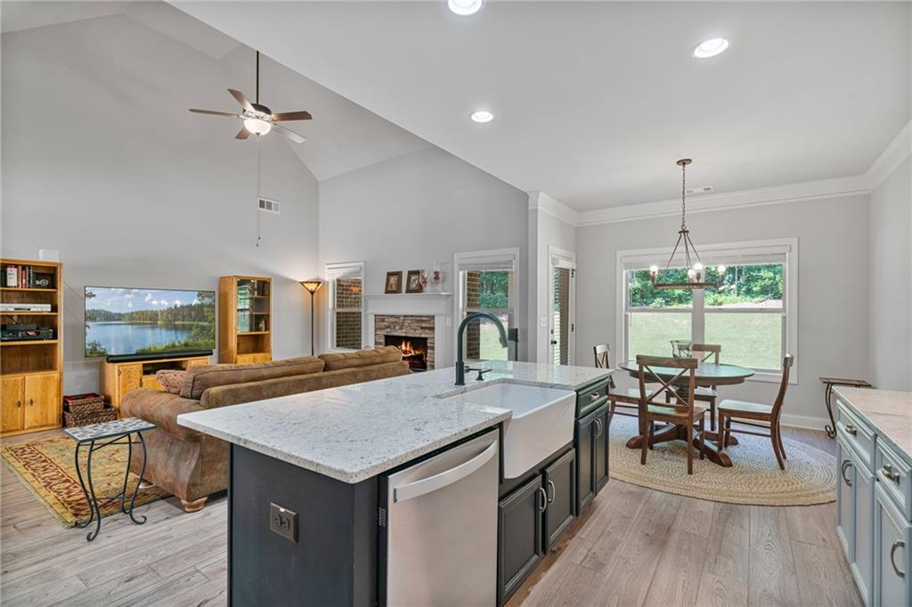 Loganville, Georgia, 30052, United States, 4 Bedrooms Bedrooms, ,3 BathroomsBathrooms,Residential,For Sale,1979401