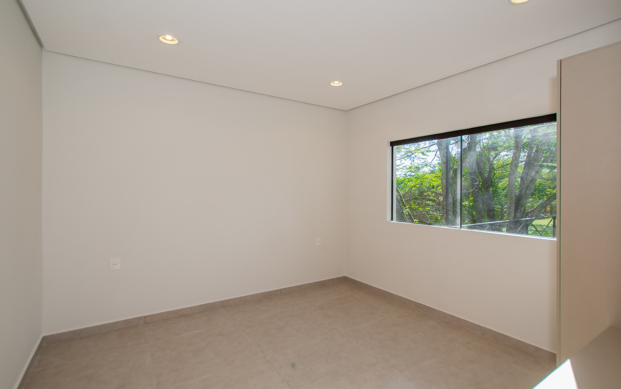  Elegant Brand-New Residence in San Bernardino - 物件實景