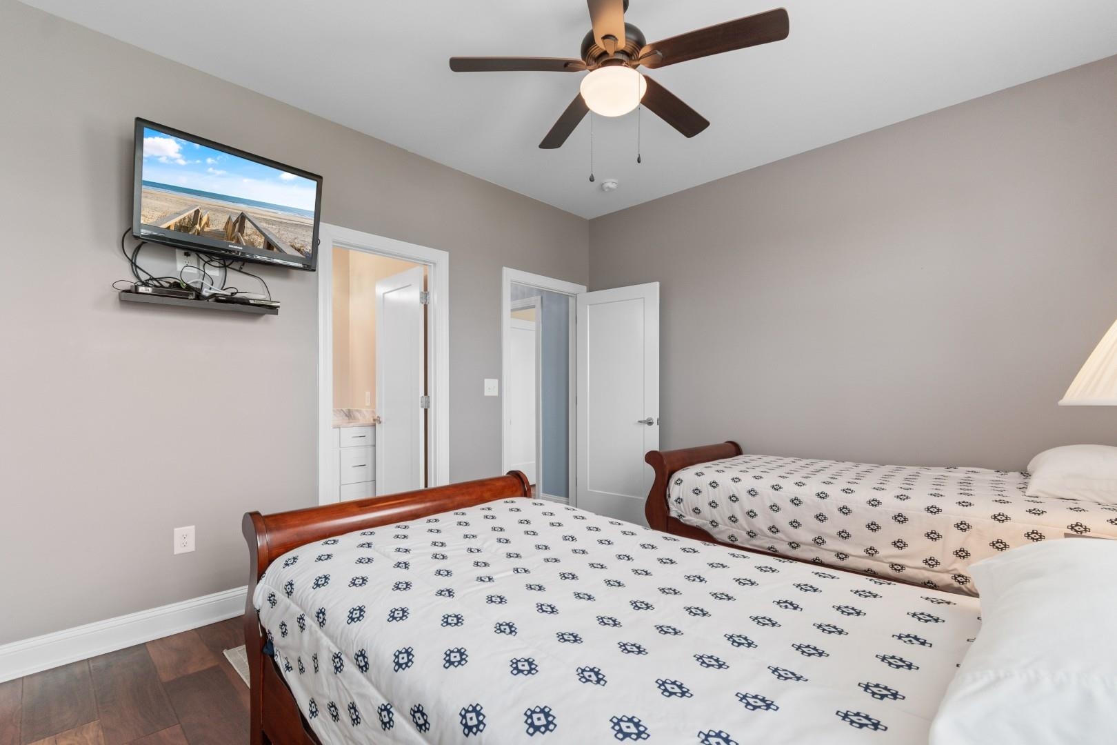 Myrtle Beach, South Carolina, 29579, United States, 4 Bedrooms Bedrooms, ,5 BathroomsBathrooms,Residential,For Sale,2037412