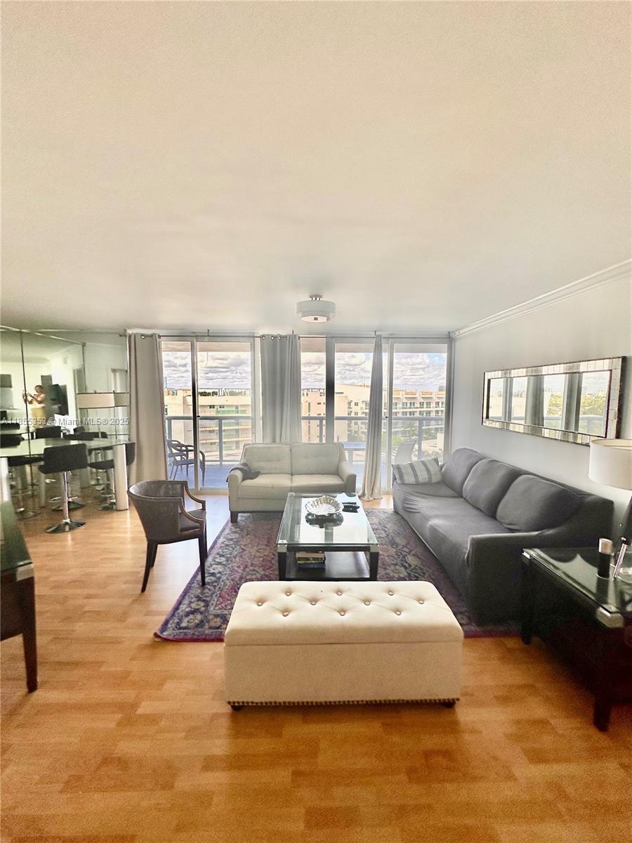 Miami Beach, Florida, 33141, United States, 2 Bedrooms Bedrooms, ,2 BathroomsBathrooms,Residential,For Sale,1911662