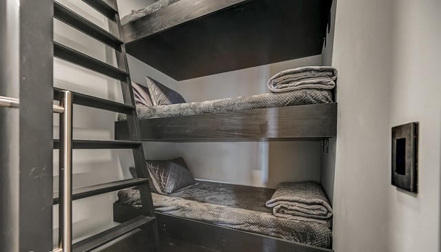 Carmel, Indiana, 46032, United States, 3 Bedrooms Bedrooms, ,4 BathroomsBathrooms,Residential,For Sale,2000560